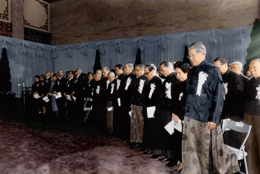 30 January 1988. Lee Teng-hui leads all government officials at the funeral of Chiang Ching-kuo. Prime Minister Lee Kuan Yew of Singapore and his wife Kwa Geok Choo are second and third from left in the front row.
