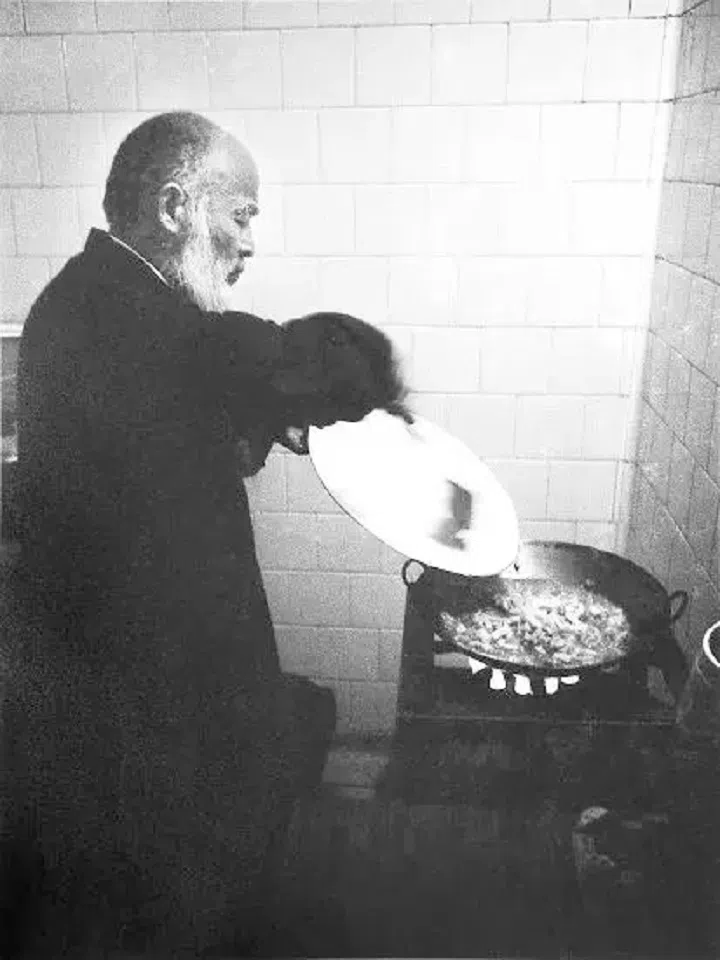 Zhang Daqian loved to cook for his guests. (Courtesy of Shen Jialu)