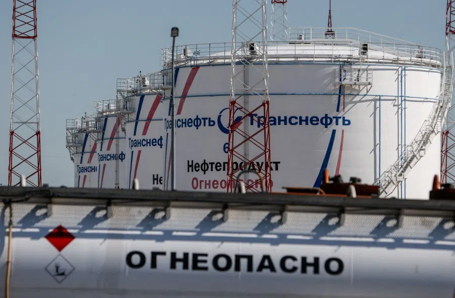 Oil tanks at Volodarskaya LPDS production facility owned by Transneft oil pipeline operator in the village of Konstantinovo in the Moscow region, Russia, 8 June 2022. (Maxim Shemetov/Reuters)