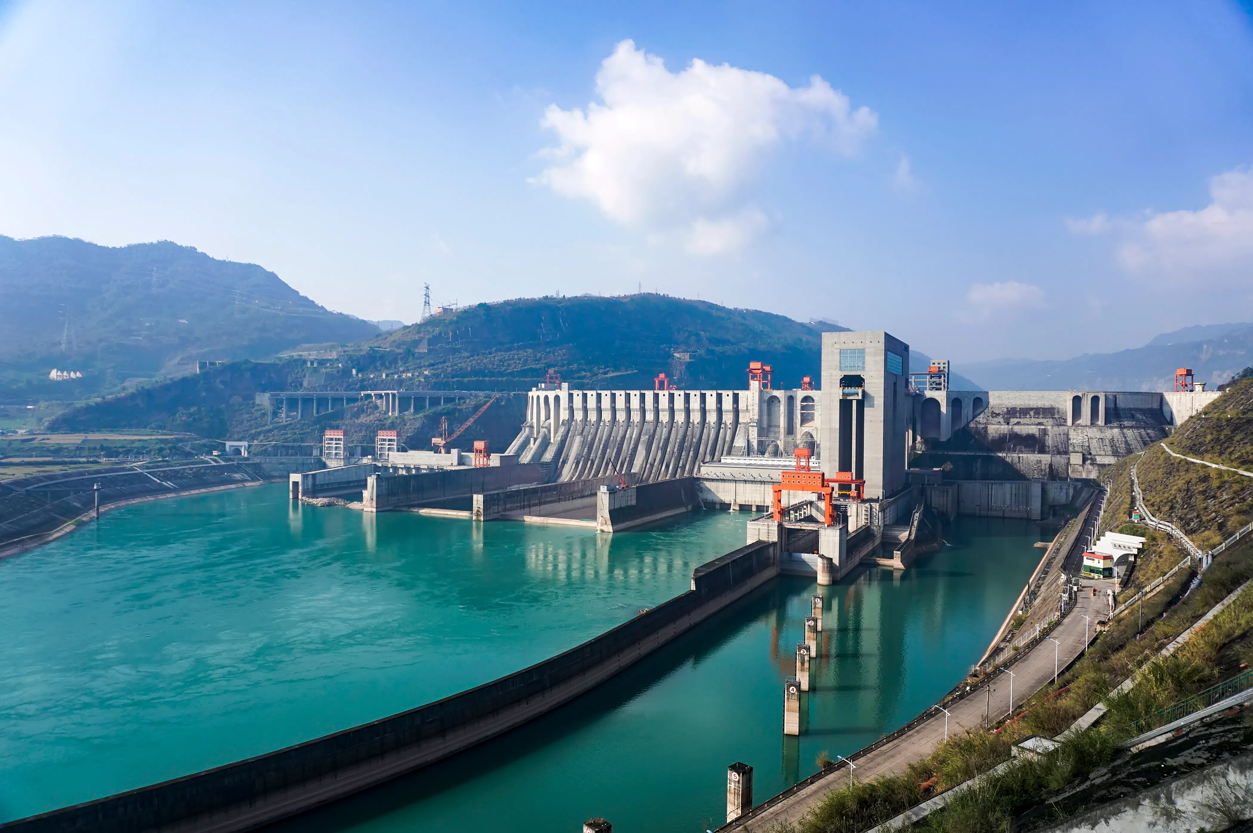 A dam on Jinsha river that flows through the provinces of Qinghai, Sichuan and Yunnan. (iStock)