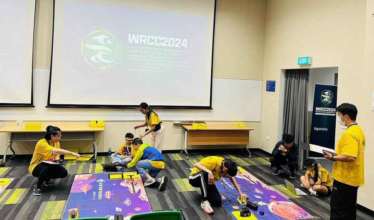 The Sino-Singaporean Talents Exchange Centre (SSTEC) organised a robotics competition for Chinese students. (Photo provided by interviewee)