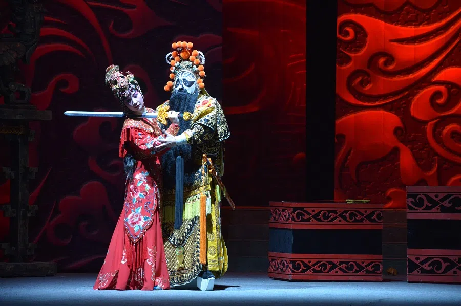 Meng Guanglu and Li Yijie will star in an excerpt from “Farewell My Concubine”. (Esplanade)