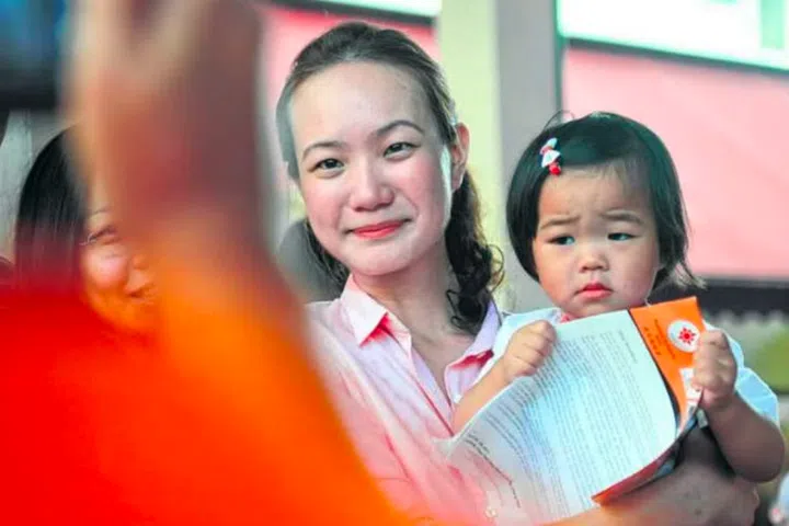 Nicole Seah during a walkabout in Aljunied on April 24, 2011.