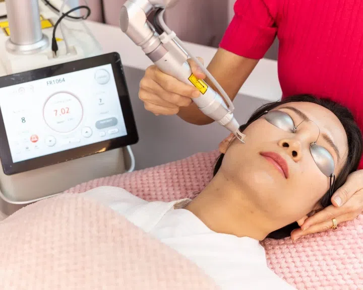 Best Express Laser
Korean Curas Hybrid 2-in-1 Laser, Eeva Medical Aesthetic Clinic