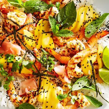 recipe for Sushi rice salad with grilled prawns and mango