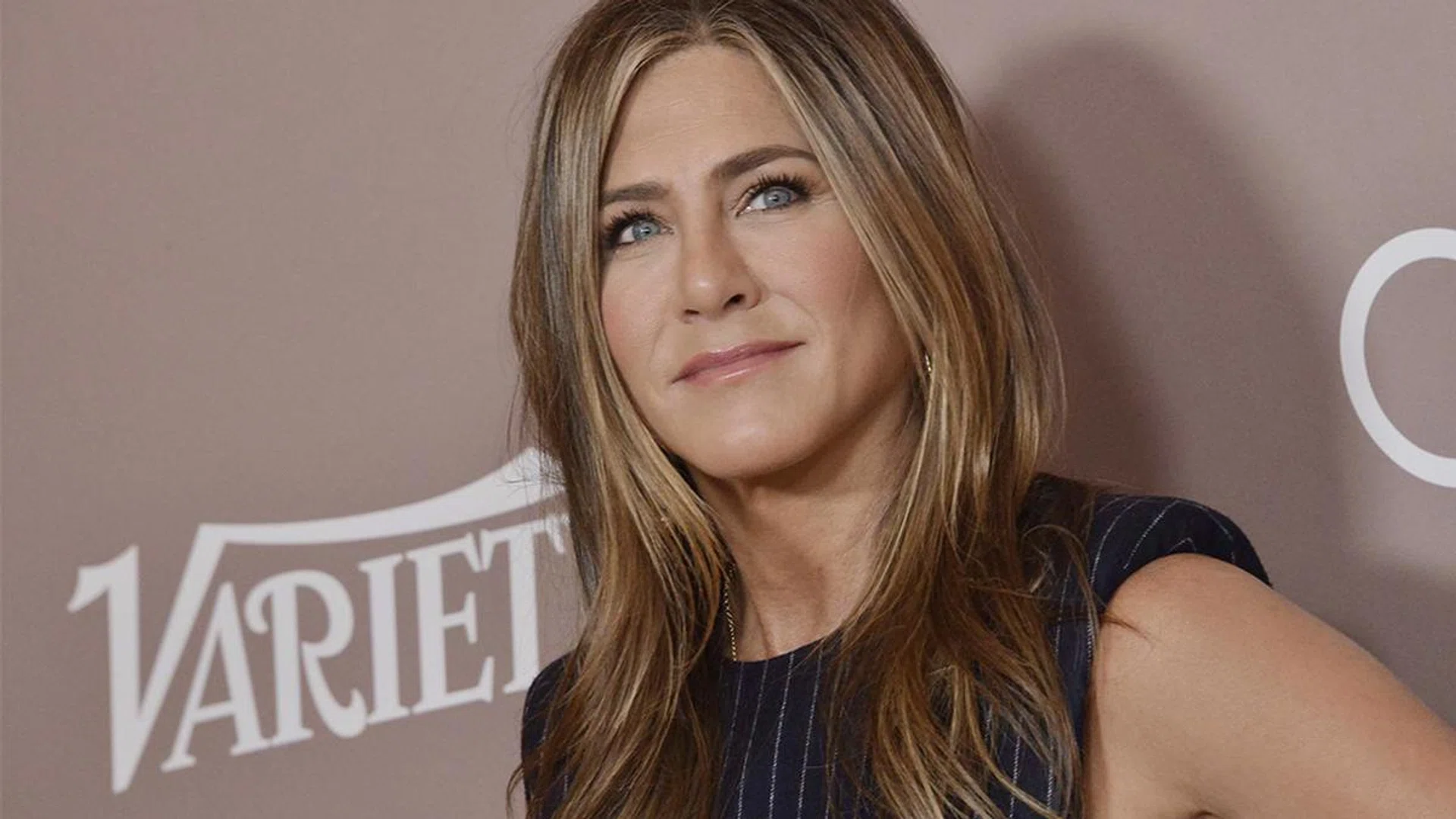 Jennifer Aniston's hair colorist shares maintaining hair colour tips
