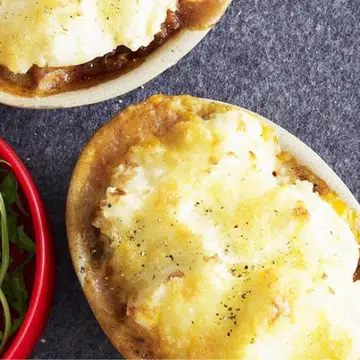 Mini Shepherd's Pies With Cheesy Potato Topping