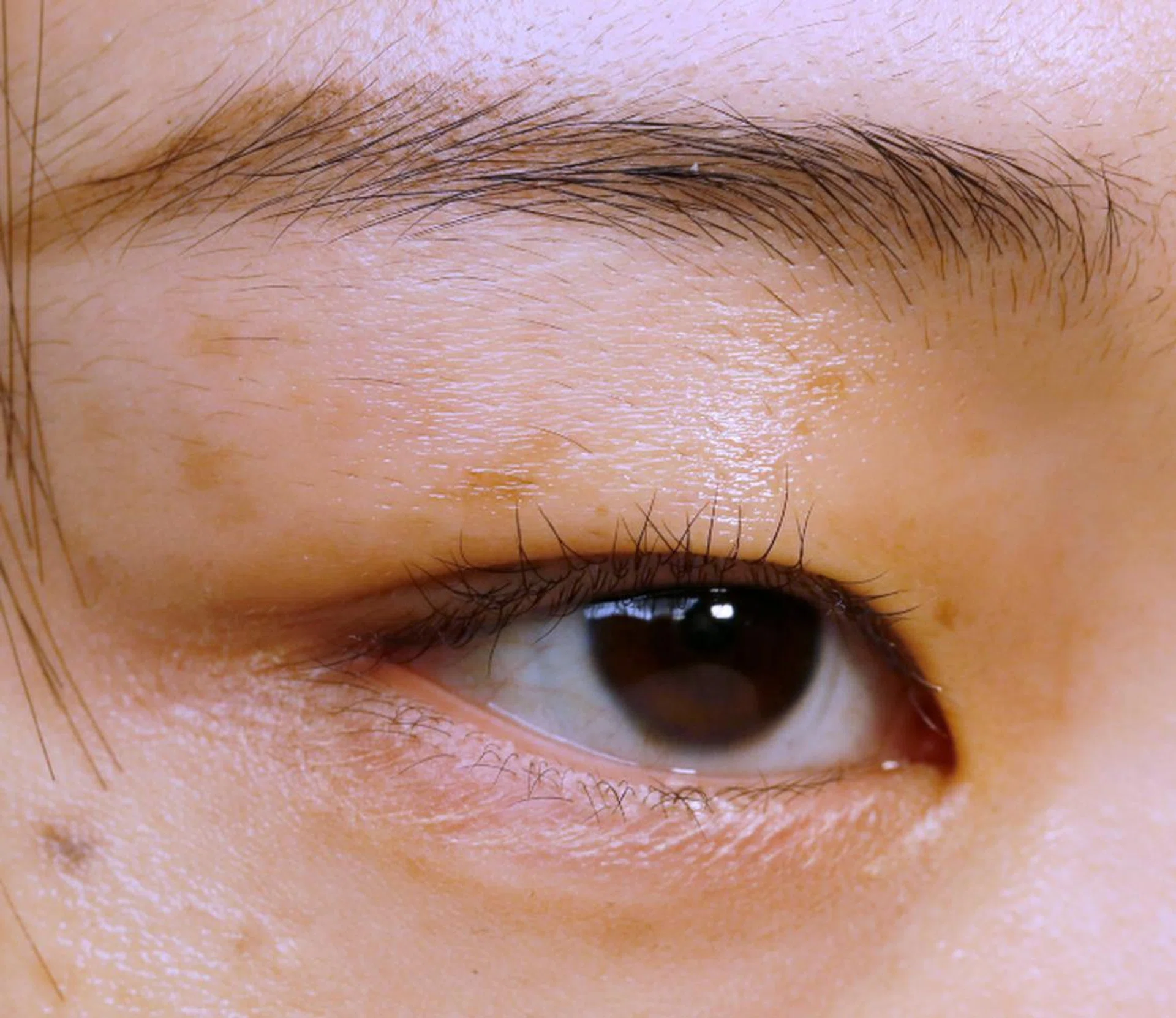 These Eyebrow Grooming Mistakes Are Making You Look Older