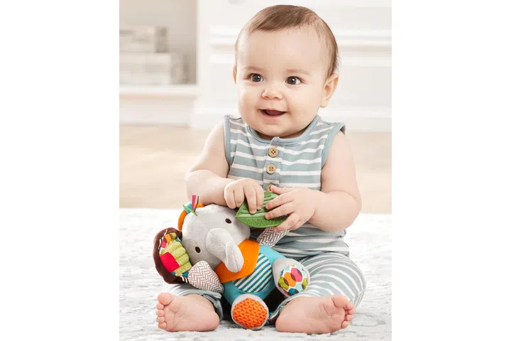 Skip Hop Bandana Buddies Activity Toy