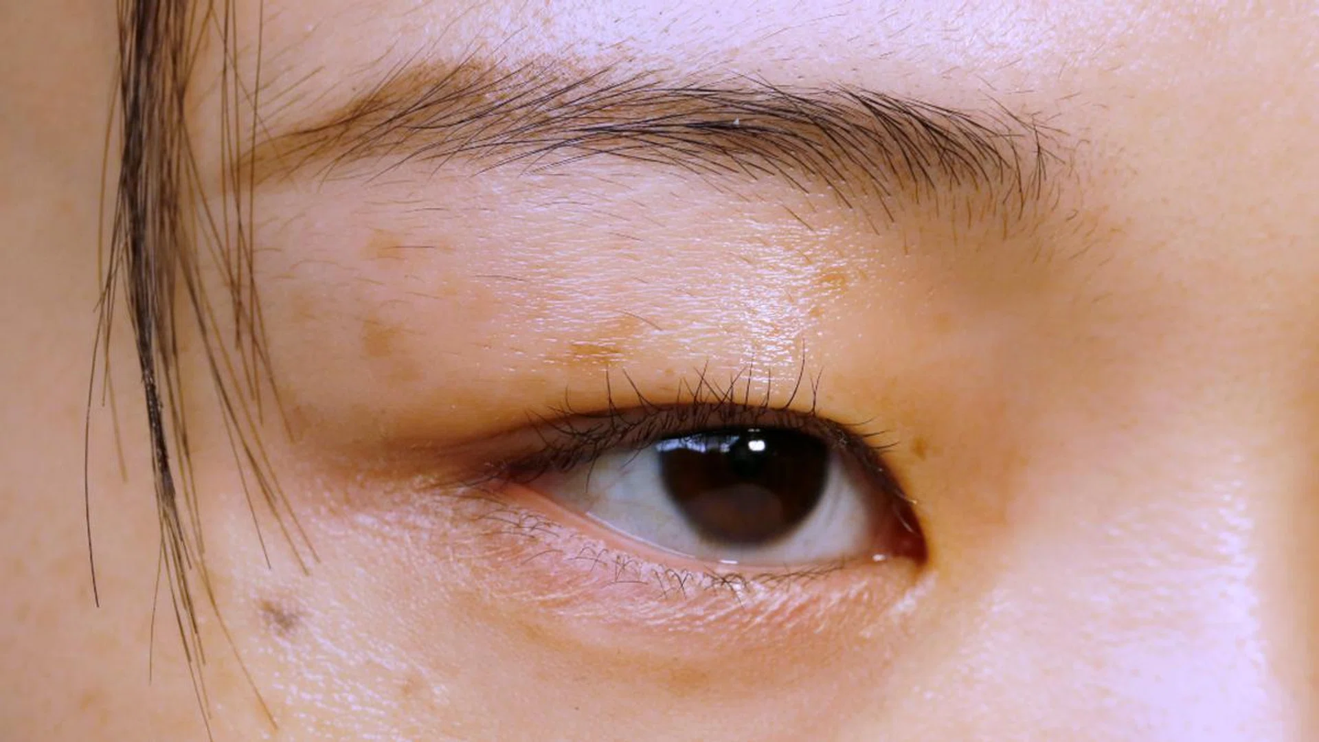 These Eyebrow Grooming Mistakes Are Making You Look Older