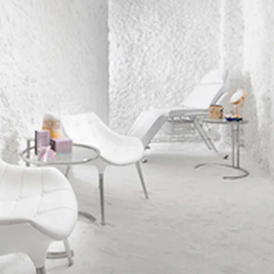 directory-pablo-blau-salt-room-back-facial-spa-awards-2024 2