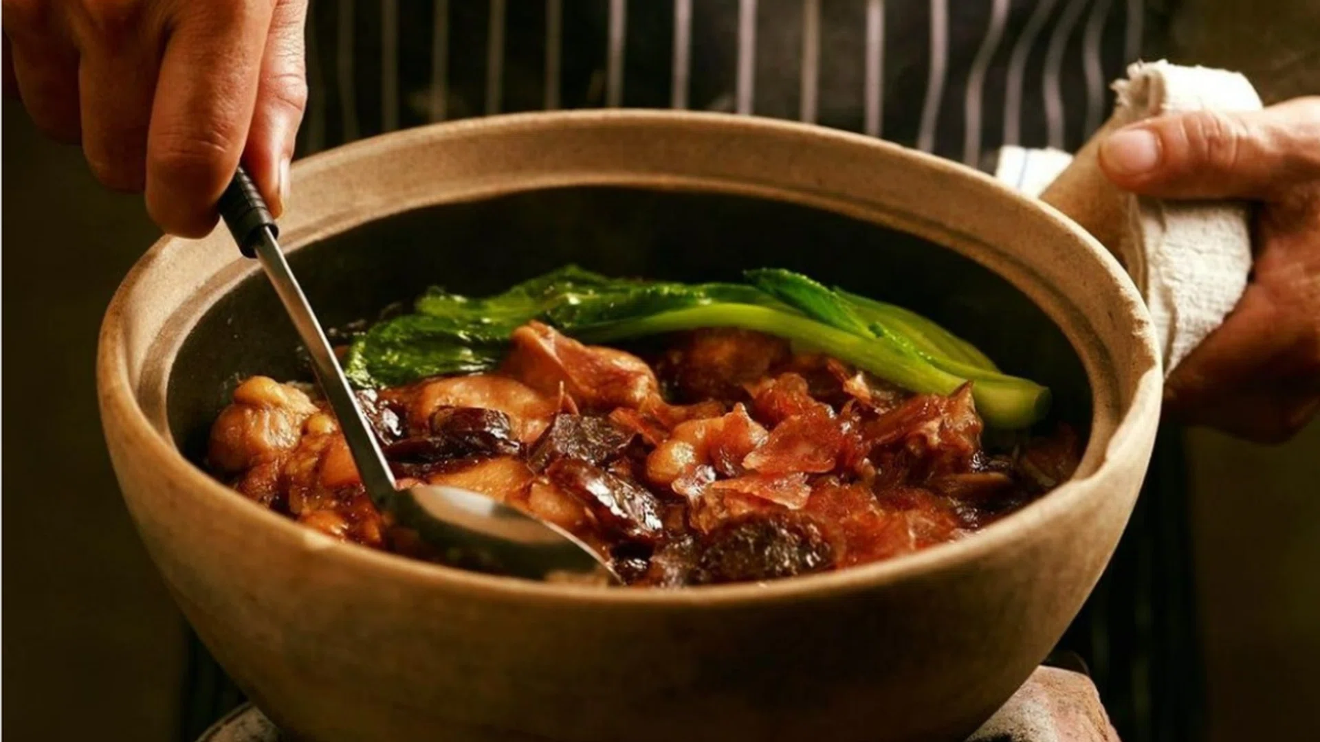 Image credit: Geylang Claypot Rice/Instagram