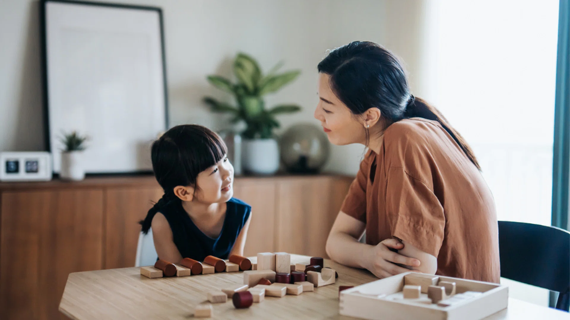 Never Share These Feelings With Your Child, Even If You're Close