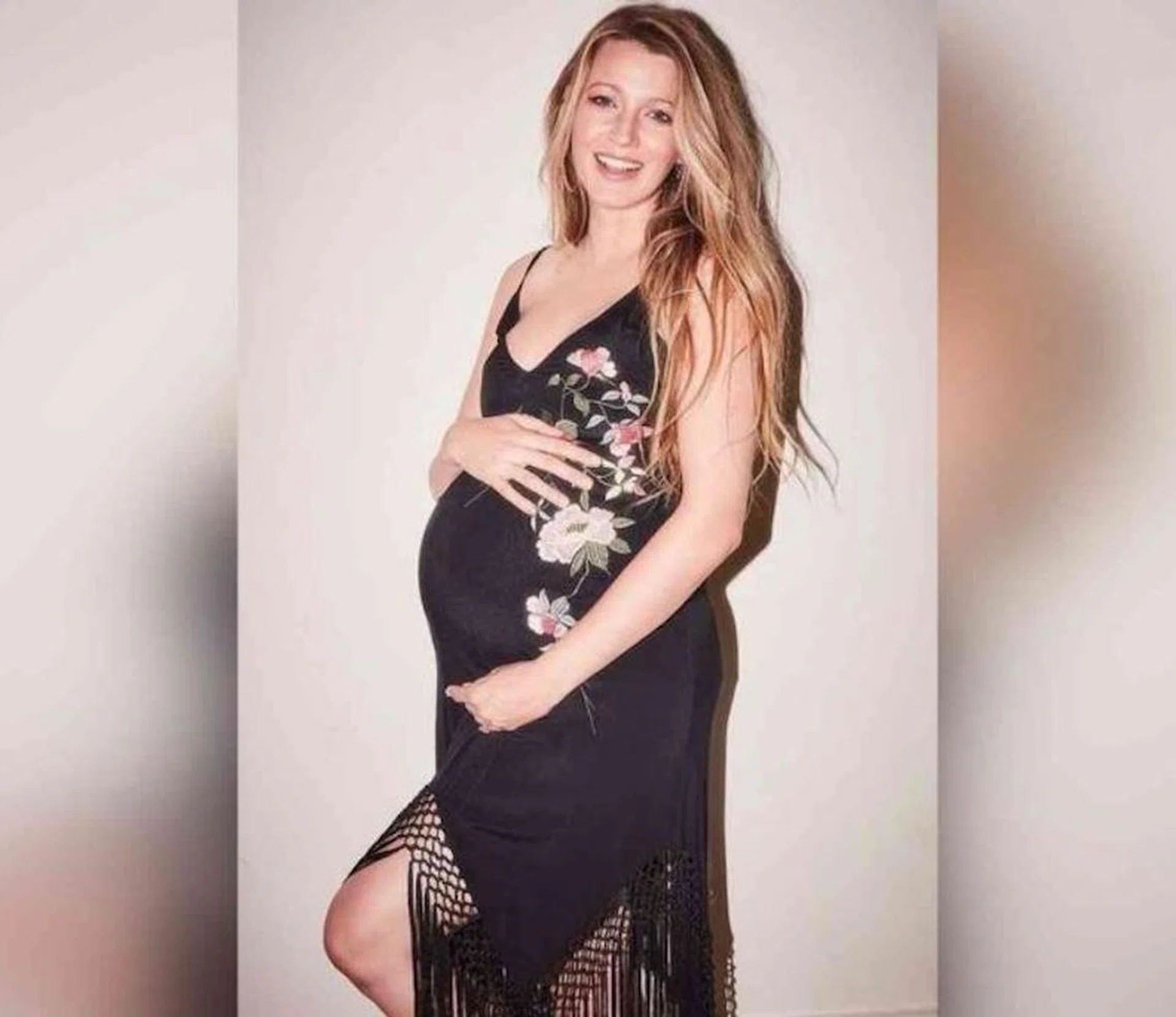 actress-mum-of-three-blake-lively-opens-up-about-post-pregnancy-insecurities