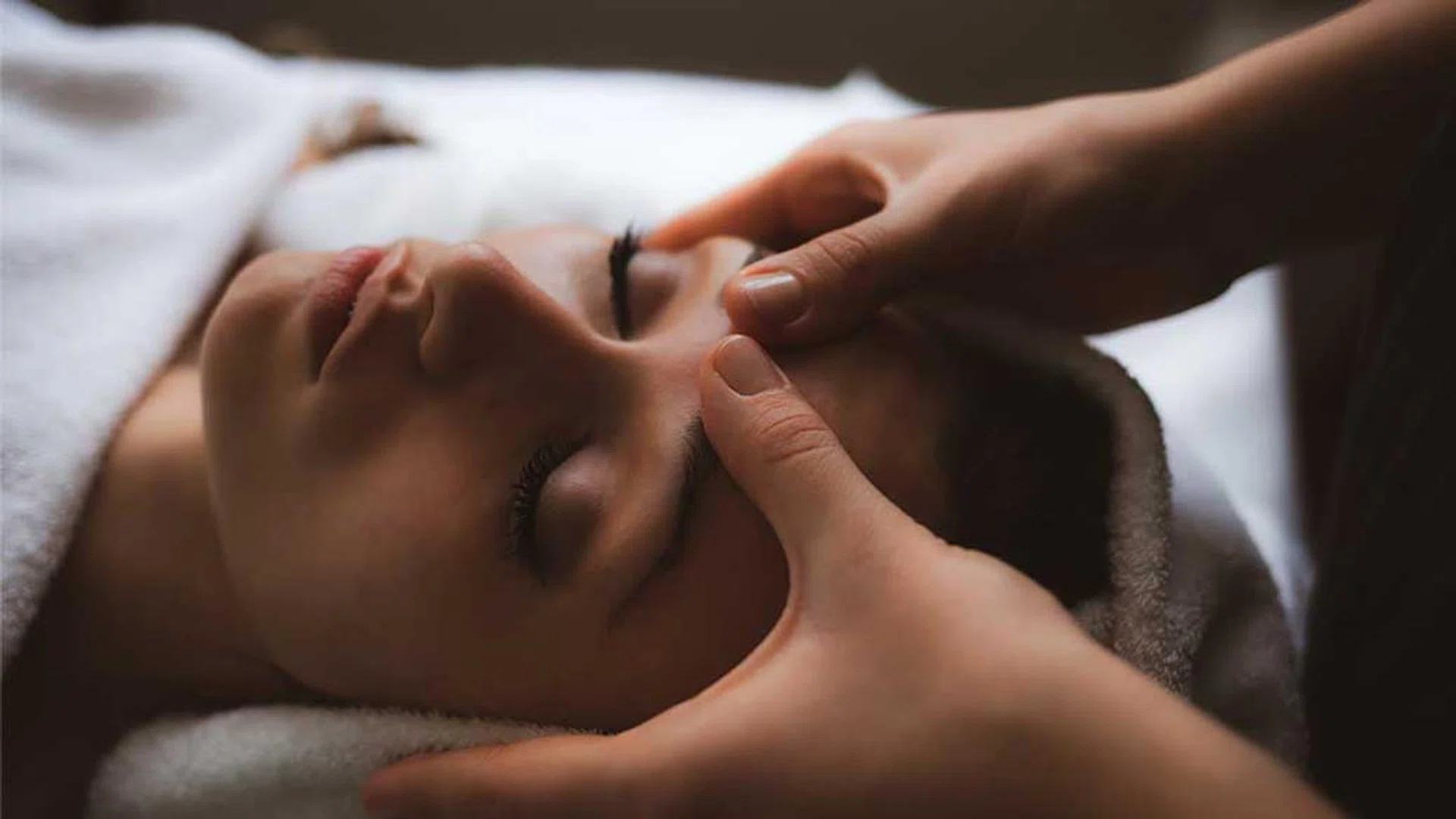 If stress is showing up on your skin, a delicate rescue facial for stressed skin is the quickest route to get both mind and complexion back to Zen.