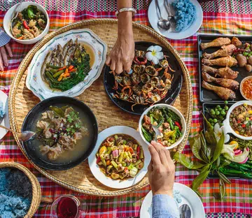 Bangkok Restaurants & Street Food To Try, According To A Singaporean Living There