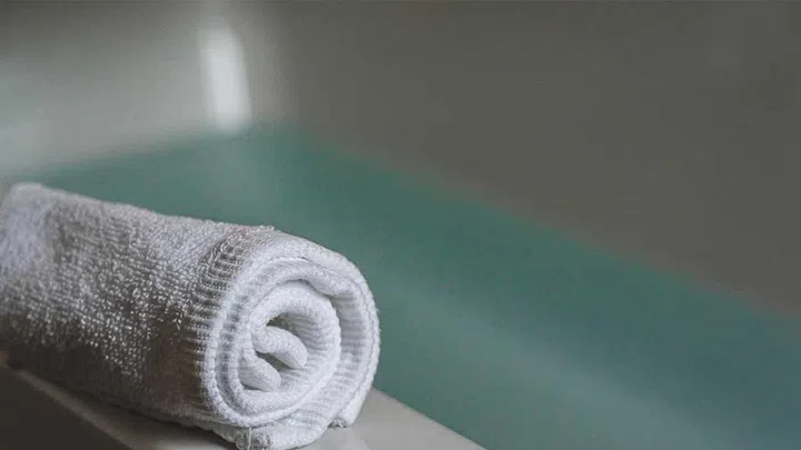 My husband started filling the pool for a water birth, which actually takes ages because the temperature has to be a stable 37 degrees. (Photo by Castorly Stock from Pexels)