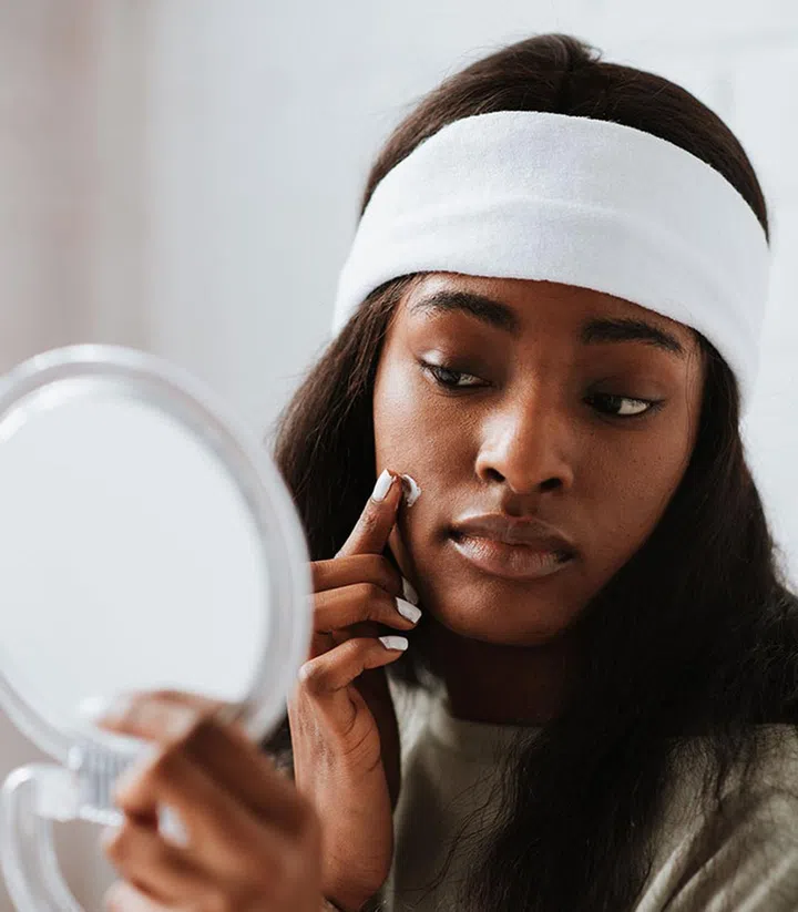 You need to reapply every two hours if you're in direct sunlight. (Photo by Anete Lusina from Pexels)
