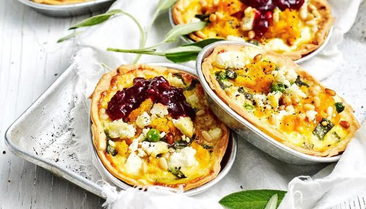 Roasted Garlicky Pumpkin & Sage Pies