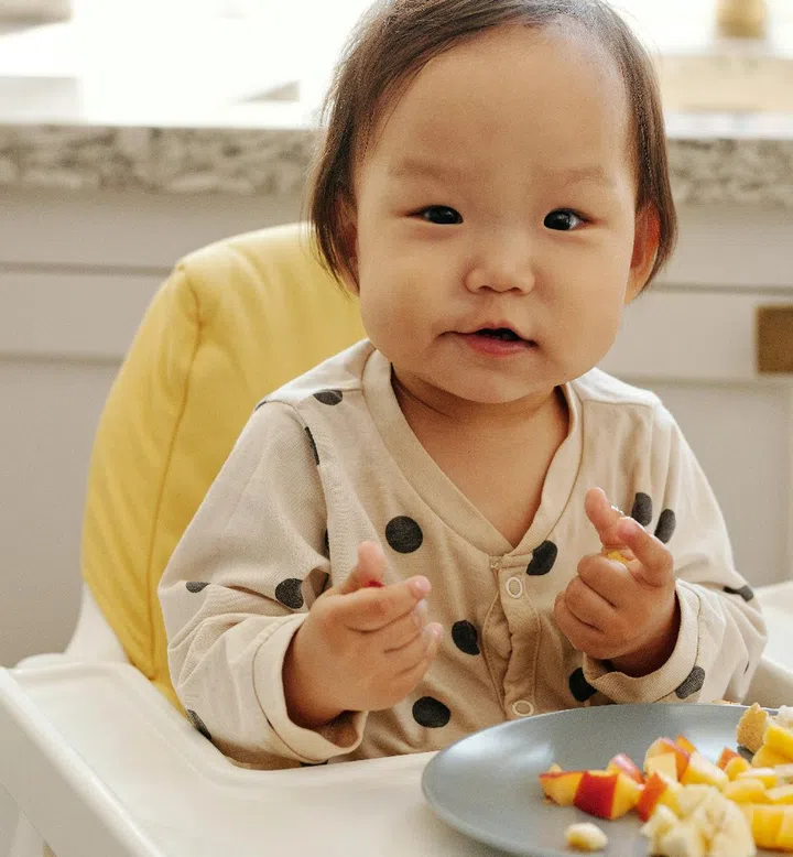 According to child behavioural therapist Xin Xuan from Mindful Bear in an interview with Singapore Women's Weekly, children are able to understand bad news after ages five to seven. (Photo Pexels Vanessa Loring)
