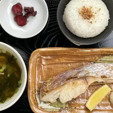 Japanese-Style Salted Grilled Fish