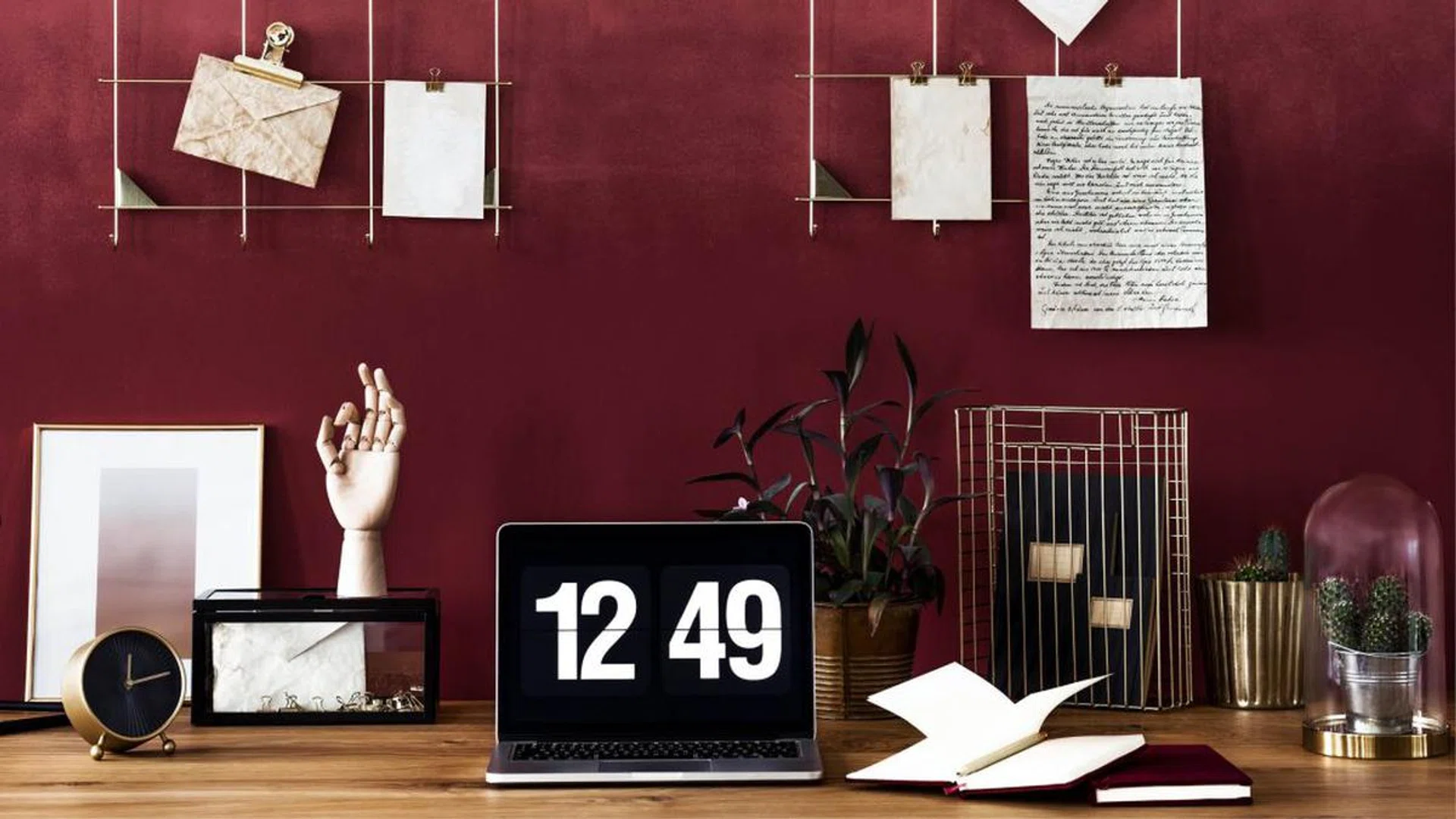 How To Feng Shui Your Office Desk: A Beginner's Guide
