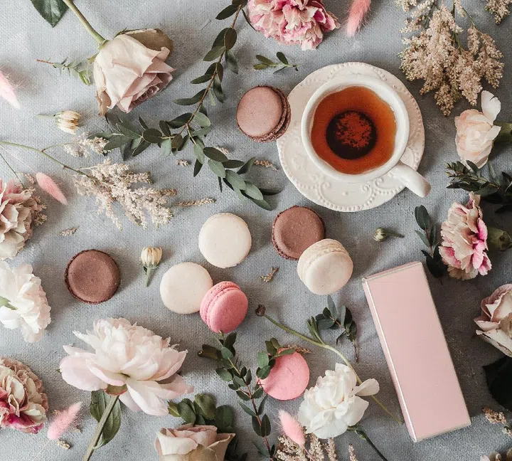 For a girly afternoon tea party, opt for Iced rose and hibiscus apple tea coolers. Photo by Diana Light/ Pexels