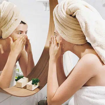 Hot And Humid Weather Giving You Maskne? Here Are 5 Fast-Acting Acne Treatments