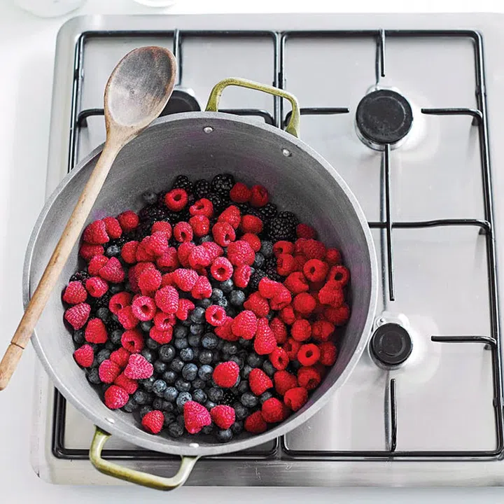 02. Meanwhile, combine berries and juice in a large saucepan; bring to boil. Reduce heat to medium. Then, cook, uncovered, for about 10 mins or until berries have softened and are tender.