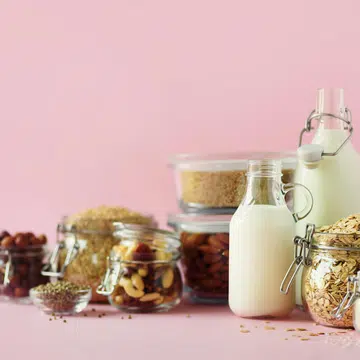 7-best-cafes-restaurants-dairy-free-milk-substitutes-singapore