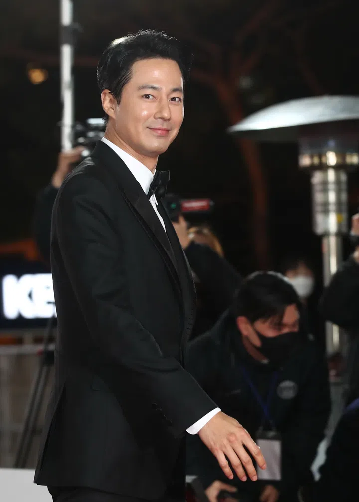 15 Korean Actors Over 40 Who Prove That Age Is Just A Number