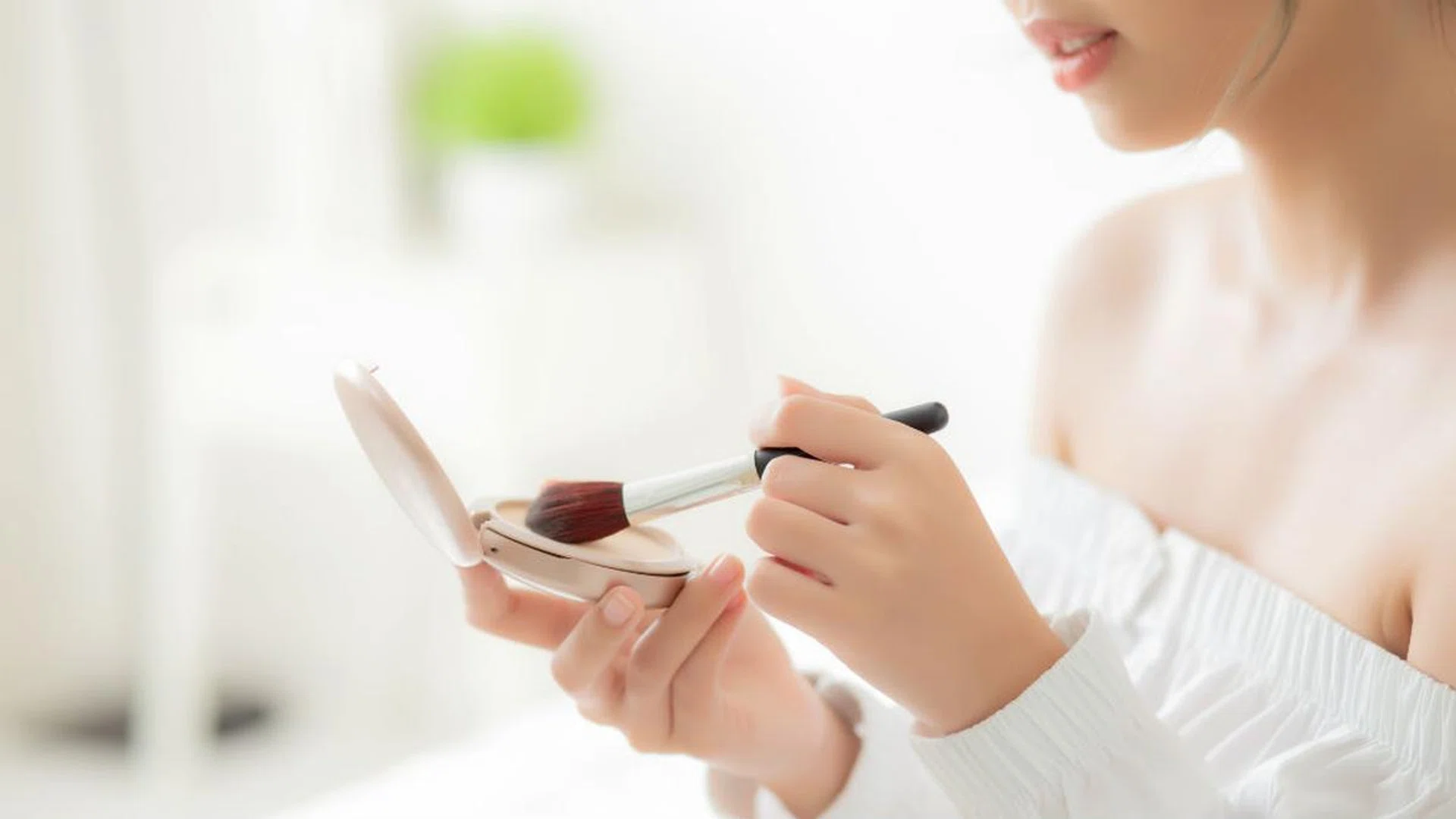 The Best Pink Blushers That Will Give You A Natural-Looking Flush - Featured