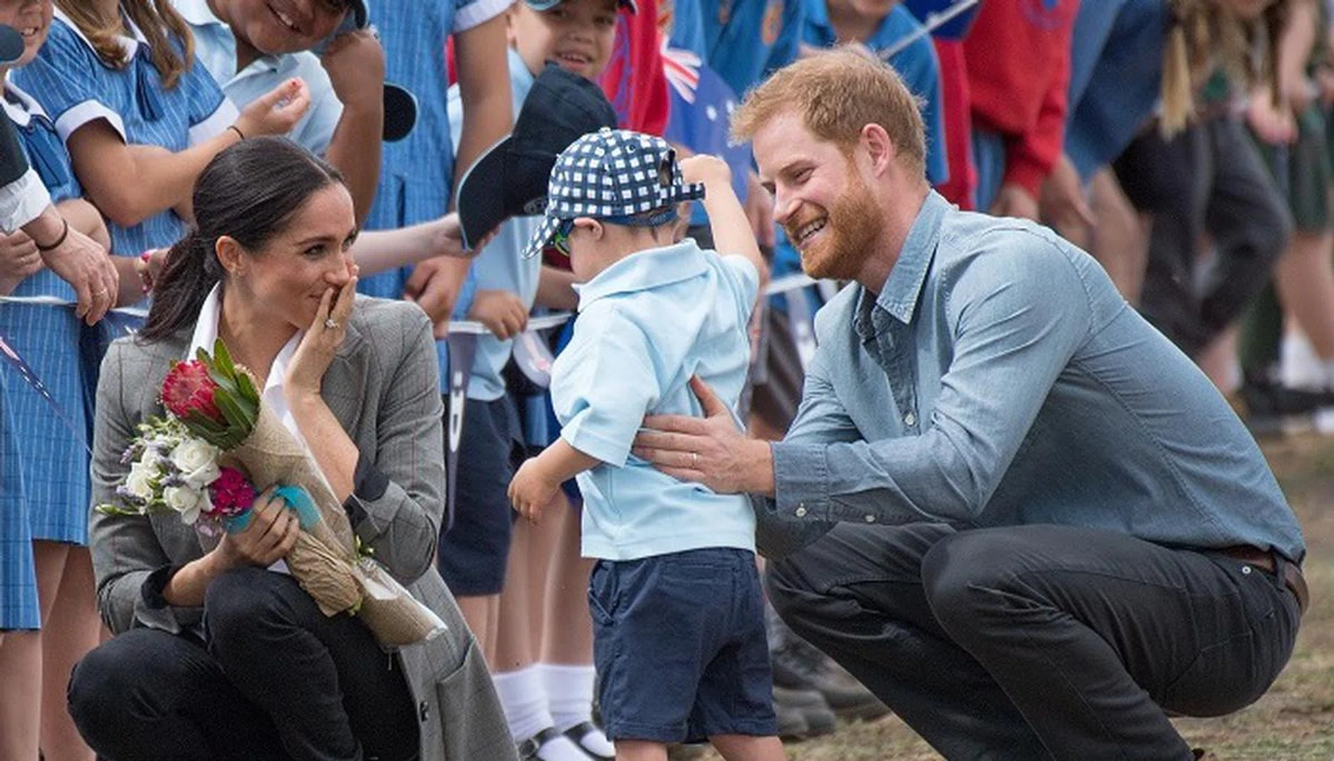 Prince Harry, the Duke of Sussex and Meghan, the Duchess of Sussex arrive at Dubbo Airport.

Blazer ? Serena Williams ?Boss?
Shirt ? Maison Kitsune
Jeans ? Outland Denim
Shoes ? J.Crew

Pictured: Prince Harry,the Duke of Sussex and Meghan,the Duchess of Sussex
Ref: SPL5033939 171018 NON-EXCLUSIVE
Picture by: SplashNews.com

Splash News and Pictures
Los Angeles: 310-821-2666
New York: 212-619-2666
London: 0207 644 7656
Milan: 02 4399 8577
photodesk@splashnews.com

World Rights
