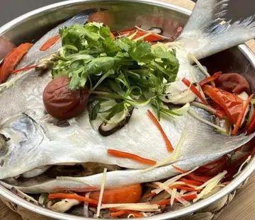 Teochew Steamed Pomfret