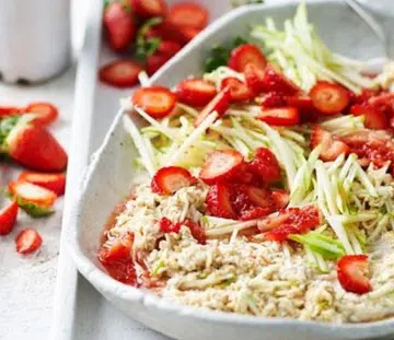 Overnight Oats With Muddled Strawberries