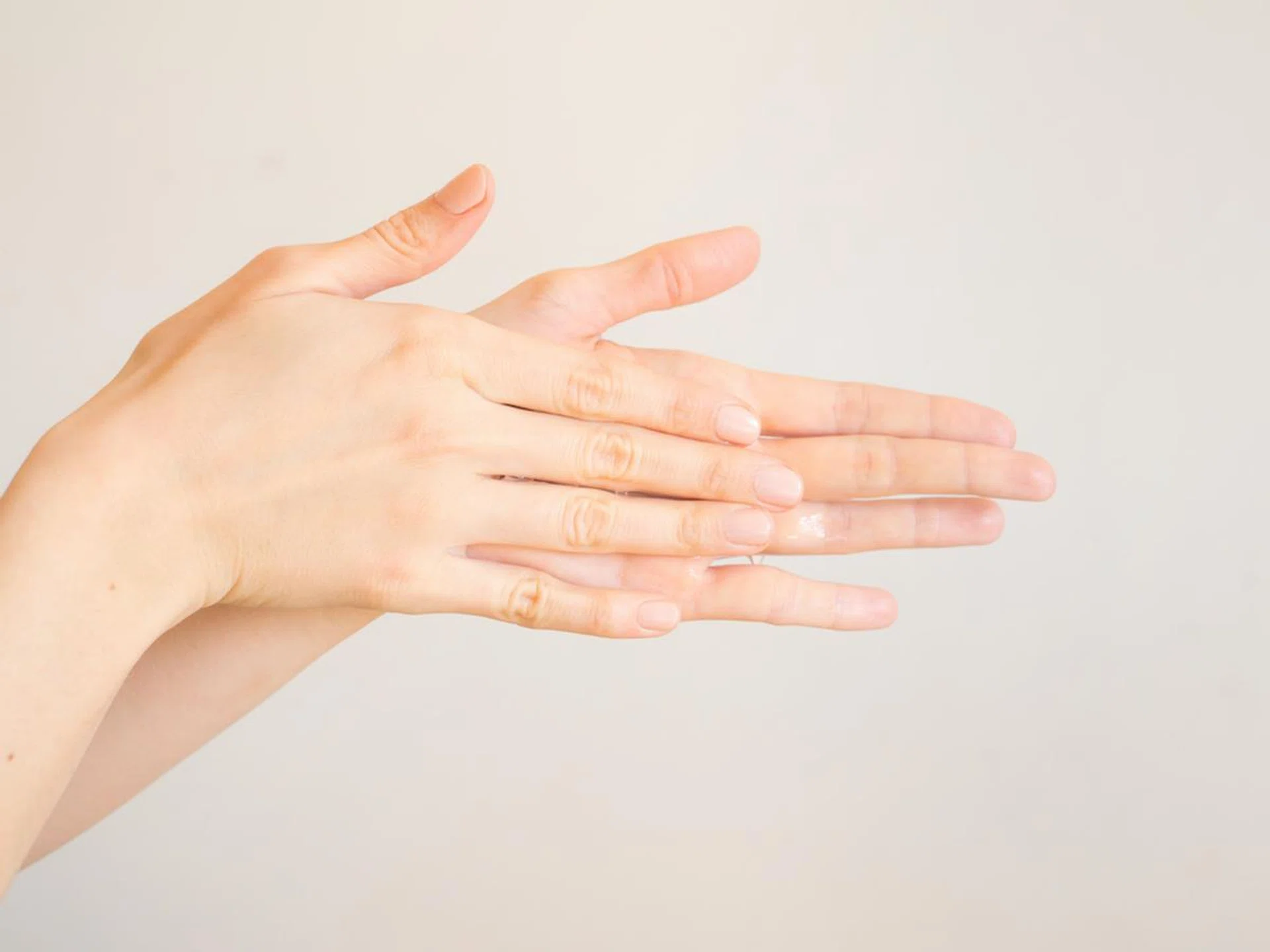how-to-rescue-dry-hands-caused-by-frequent-hand-washing
