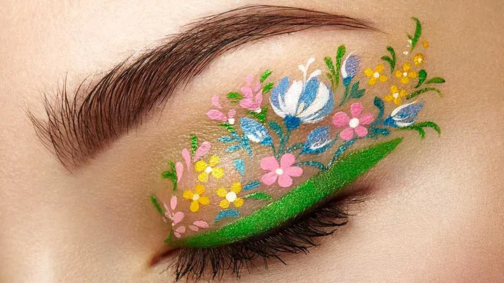Go easy on the eye makeup. If you opt for a light eye makeup look, you'll have an easier time removing it with water-based micellar makeup removers instead of the heavy oil-based removers. 