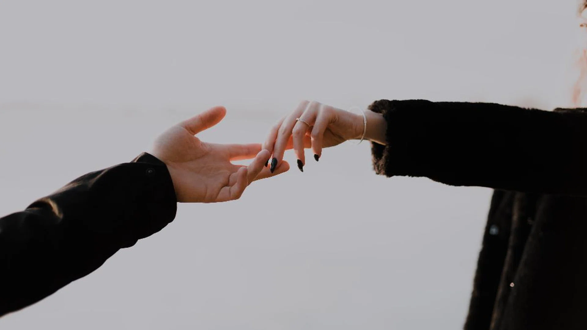 How To Communicate With Your Husband This V-Day Without Saying A Thing_Featured