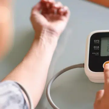 7 Easy Ways To Lower High Blood Pressure Naturally