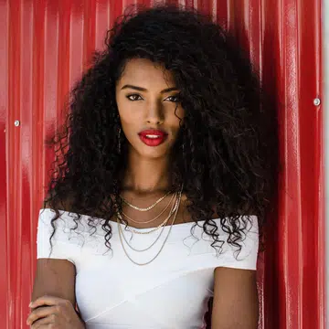 makeup-tips-apply-and-pull-off-red-lips-like-a-pro