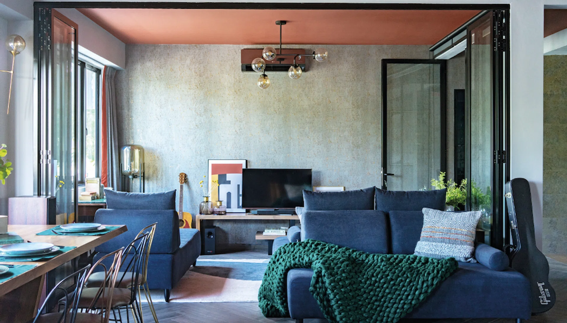 Bold colours apartment