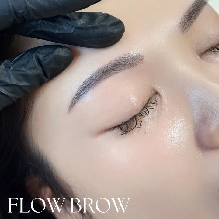 Flow Brow, Monostudio