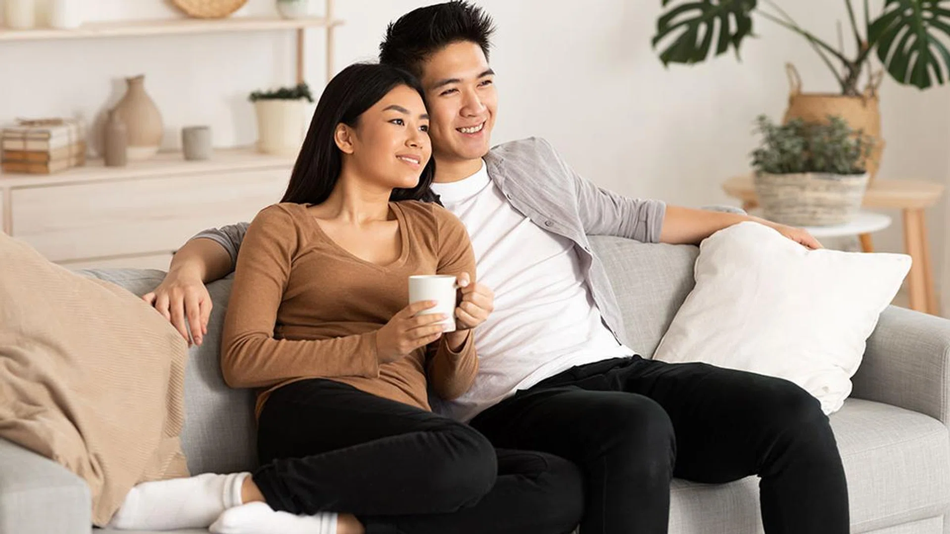 Your Romance Guide To Successfully Dating A Younger Man