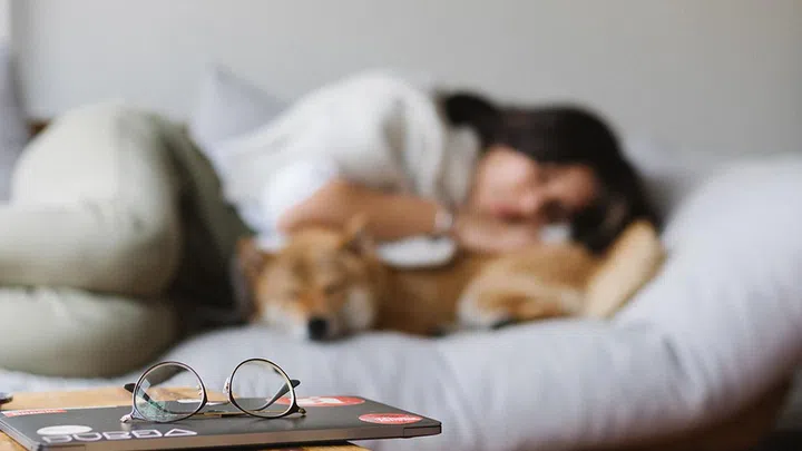Naps are not only good for stress levels, but can also help with problem solving. (Photo by Meruyert Gonullu from Pexels)
