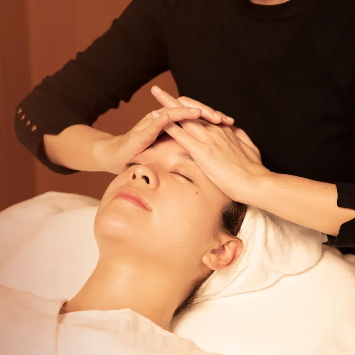 Hwanyu Imperial Youth Treatment, The Whoo - WhooSpa