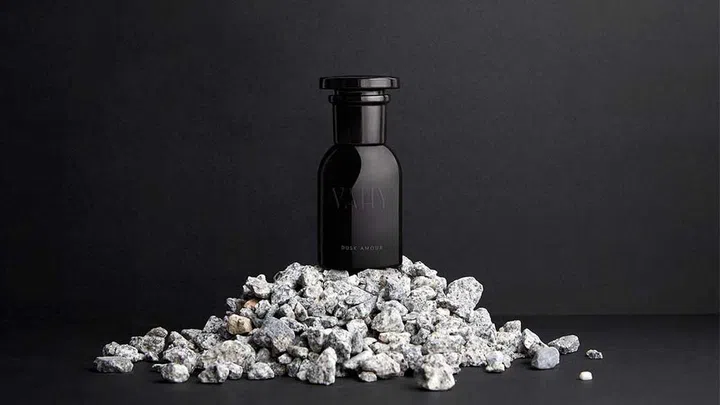 Váhy (meaning balance in Czech) does this using only natural essences rather than synthetic compounds, a factor that sets it apart from many traditional perfume brands