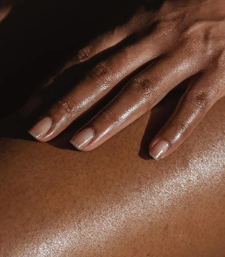 Your skin absorbs some moisture from the bath, but once you hop out, you need to seal it in with moisturiser. (Photo by Angela Roma from Pexels)