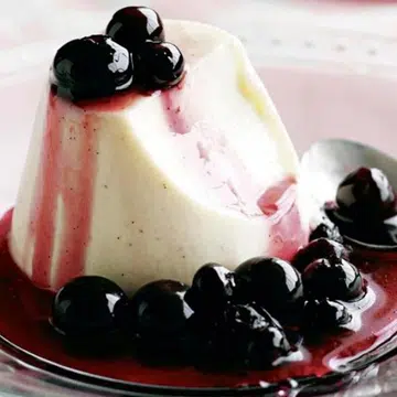 Yoghurt Panna Cotta With Blueberry Sauce