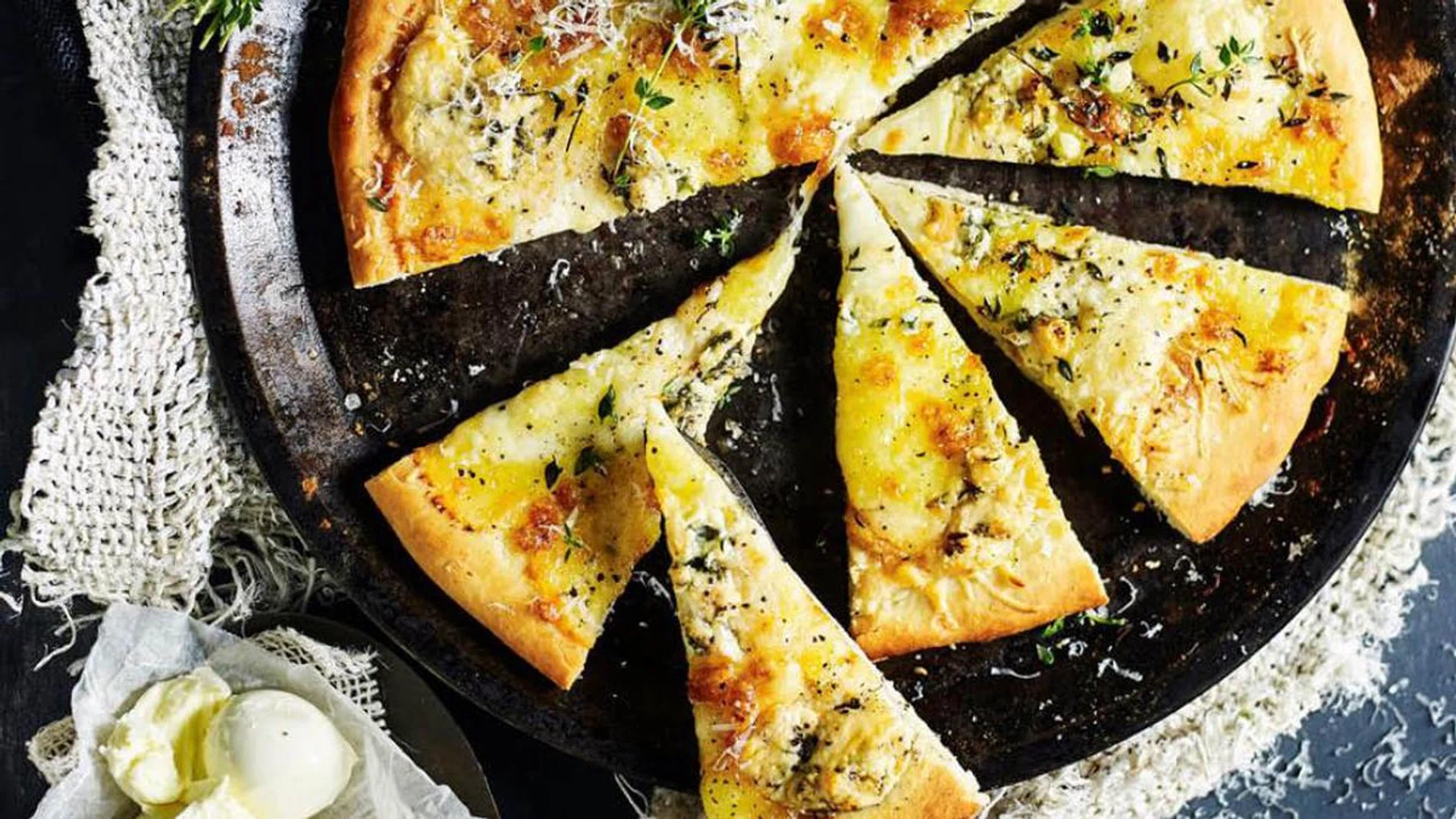 quattro-formaggi-4-cheeses-pizza