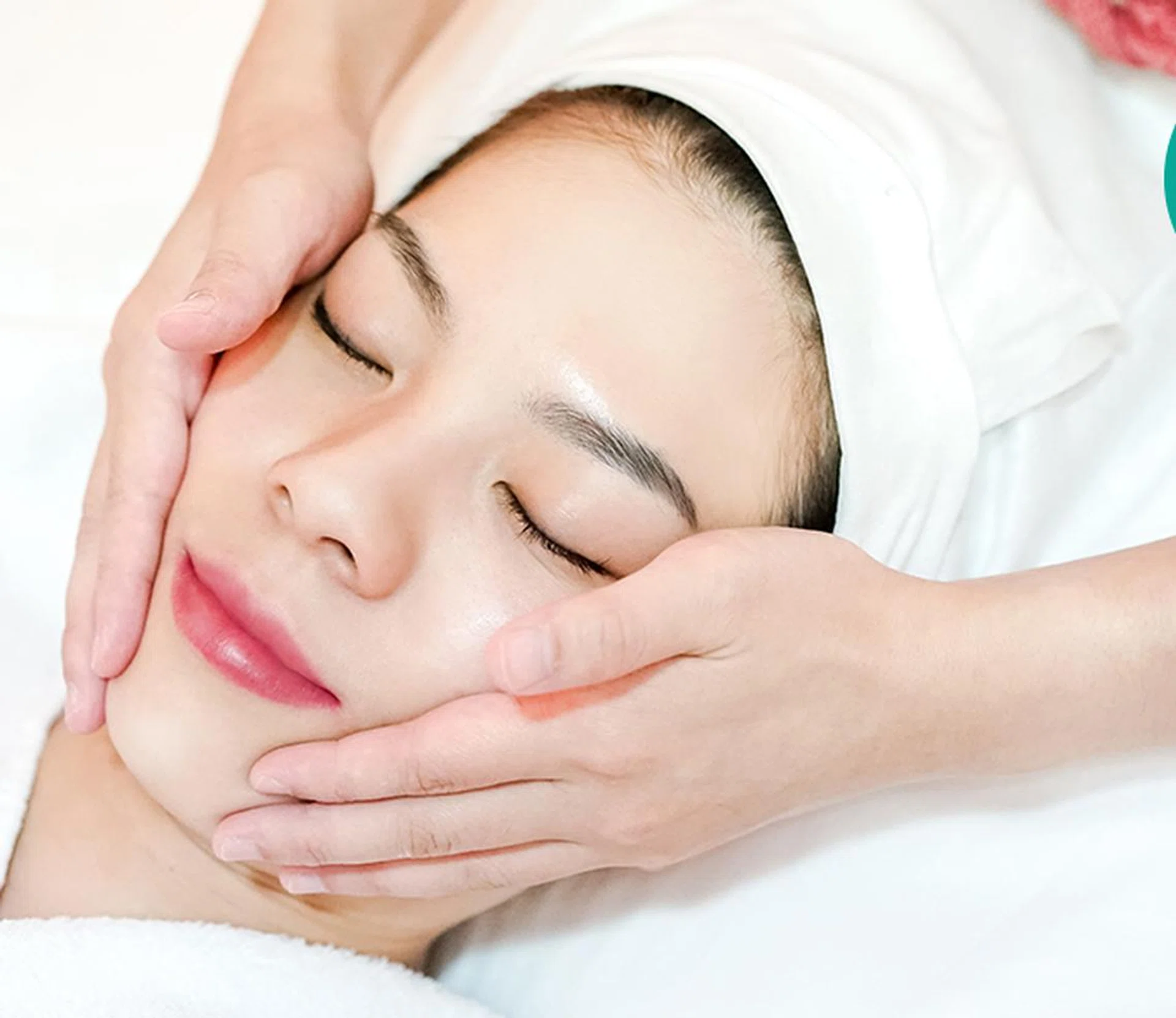 best-rejuvenating-facial-unclog-pores-revive-radiant skin-deep-cleansing-facial-erabelle